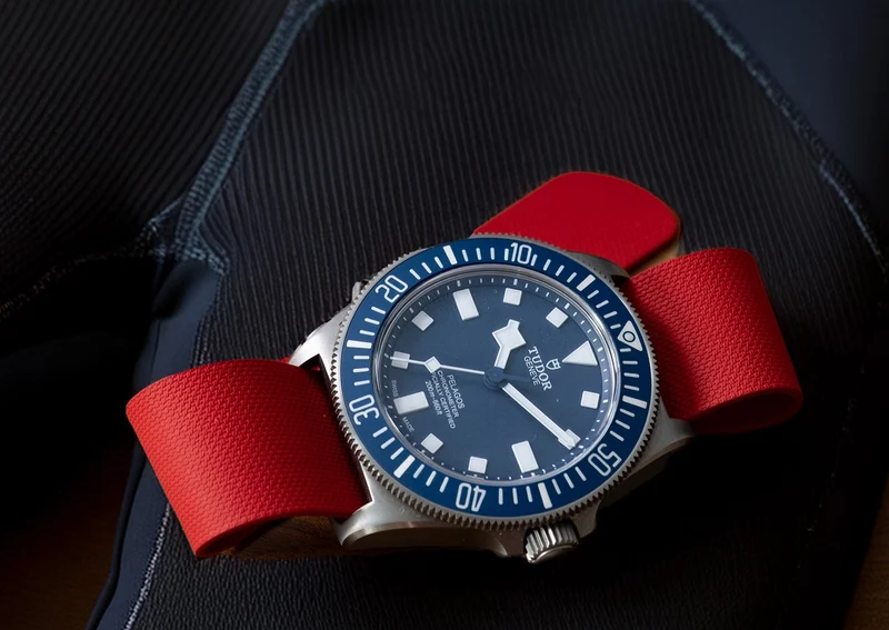 Bracelet une pièce fkm rubber rouge