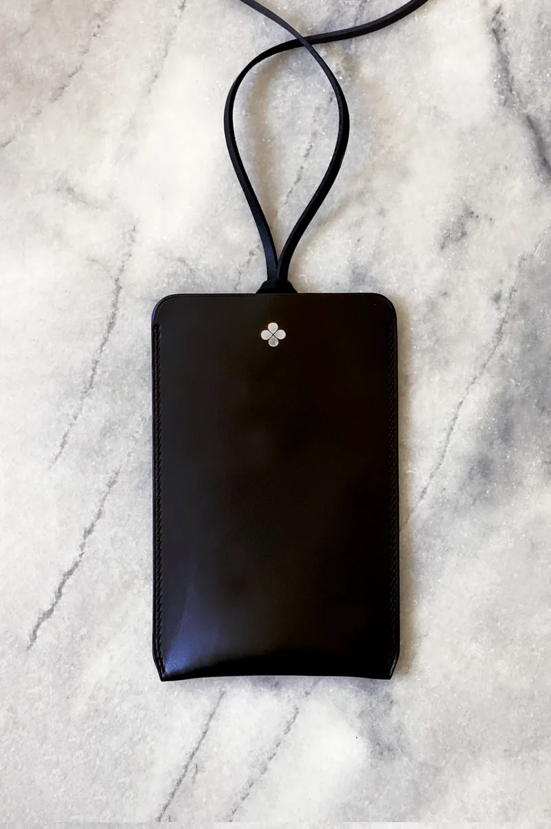 Pochette téléphone bandoulière noire & argent | Édition spéciale