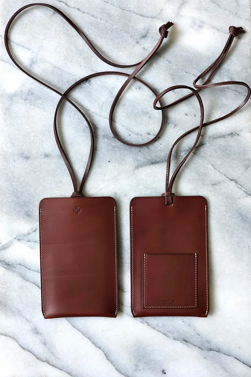 Pochette à téléphone en cuir brun avec porte-cartes