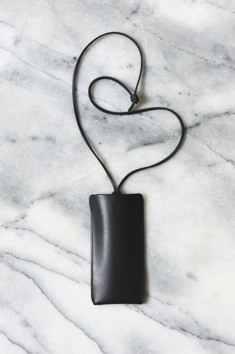 Étui à lunettes en cuir noir