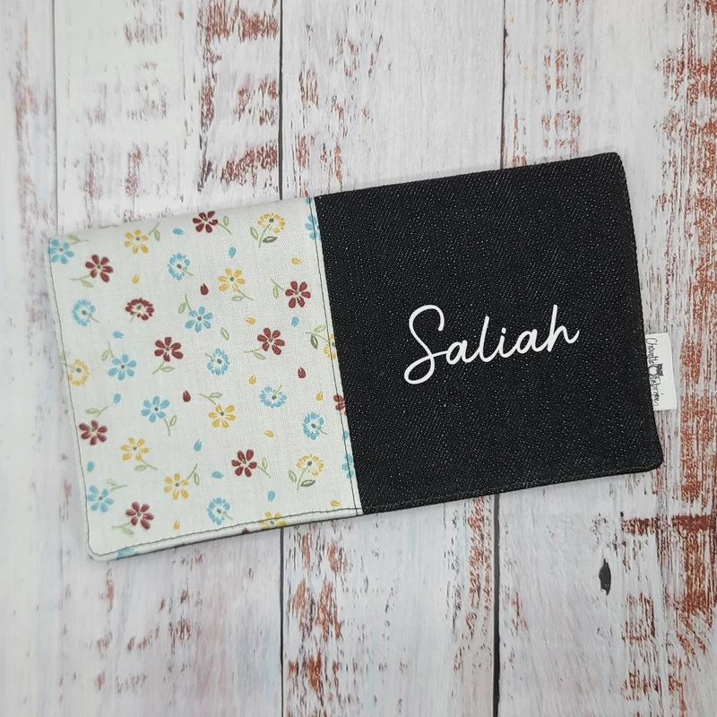 Protège-carnet de santé - Vaccination - Personnalisé - Fleurs - Bleu, bourgogne & moutarde