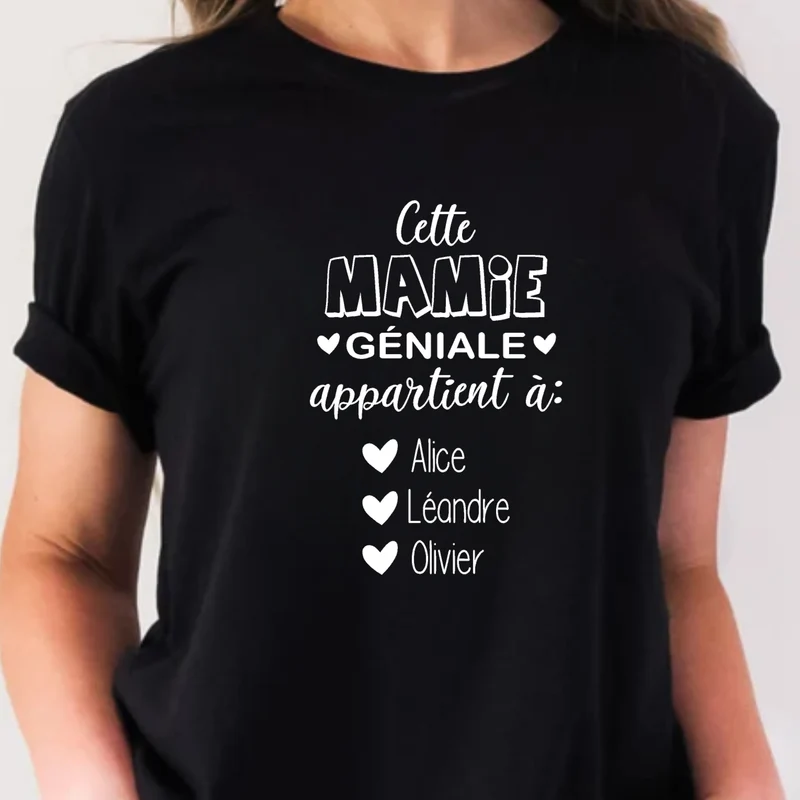 T-shirt unisexe à col rond - MAMIE - Cette mamie GÉNIALE appartient à "NOMS" - V9