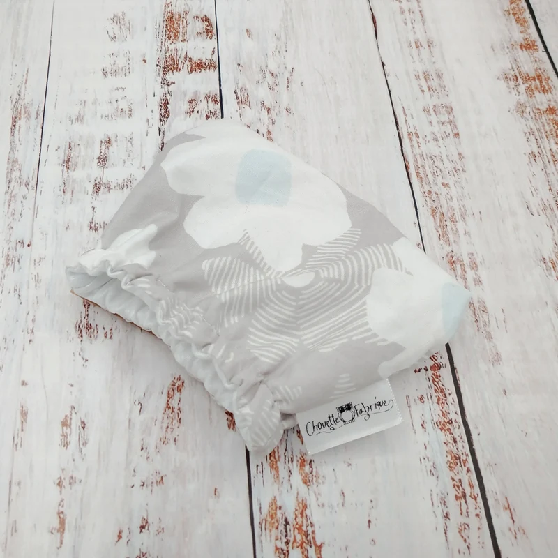 Protège fromage / Couvre fromage Réutilisable - Remplace pellicule de plastique – Fleurs blooms grises