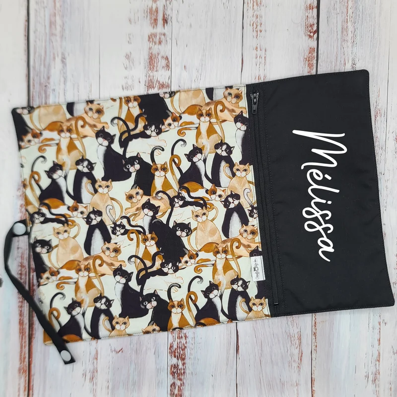 Napperon personnalisé (Couleur d'impression au choix) - Chats Bruns & Noirs - Pochette noire