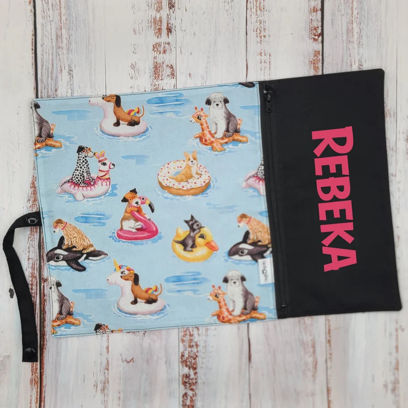 Napperon personnalise (Couleur d'impression au choix) - Animaux - Chiens piscine - Pochette noire