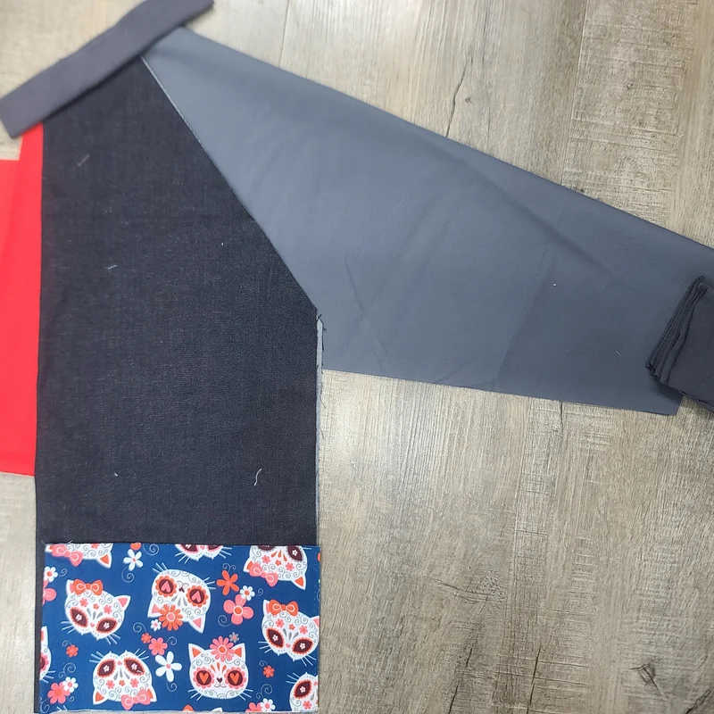 Tablier d'artiste/bricolage pour enfant avec manches et pochettes (Personnalisé avec prénom) - Manches grises foncées - Animaux - Chats - Style Calavera