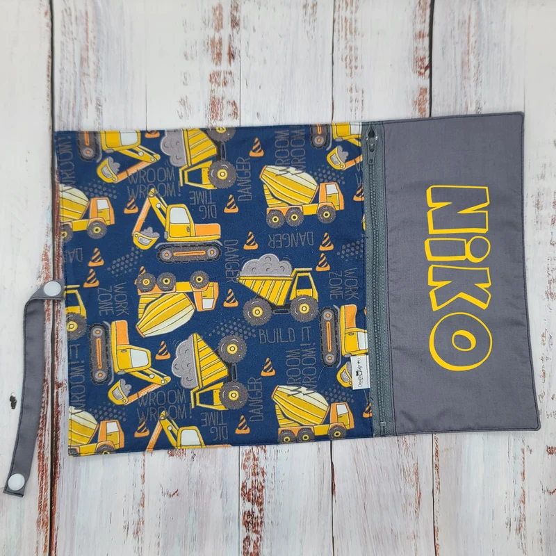 Napperon personnalise (Couleur d'impression au choix) - Véhicules - Camions de chantier (Marine/Jaune) - Pochette grise