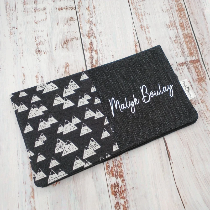 Protège-carnet de santé - Vaccination - Personnalisé - Nature - Montagnes - Boho - Noir et blanc