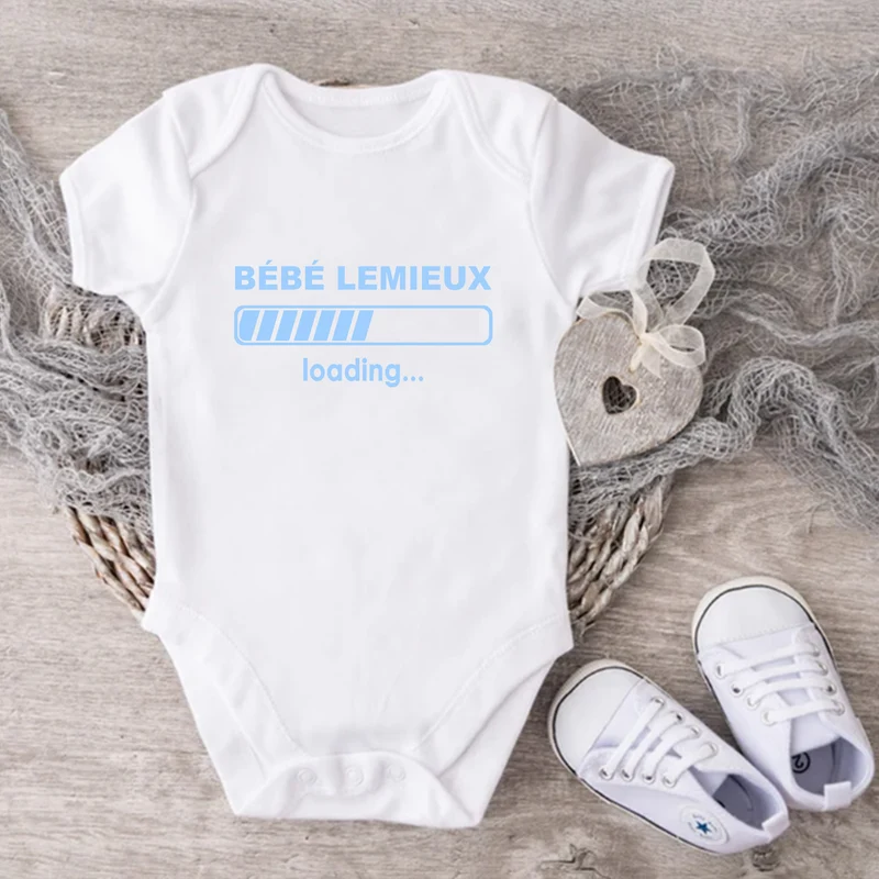 Cache-couche pour bébé - Annonce Grossesse/Naissance - Bébé "NOM" - LOADING