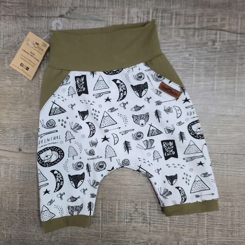 Shorts - BÉBÉ - Grandeur 6 à 12 mois - Animaux de la nature et olive