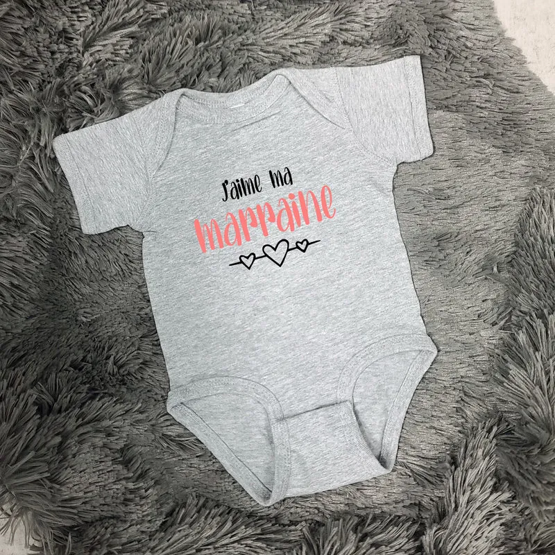 Cache-couche pour bébé - Annonce Parrain/Marraine - J'aime ma marraine (v2508)