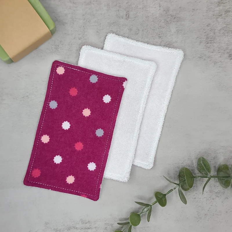 Lingettes démaquillantes - 3/Paquet - Motifs sur fond bourgogne