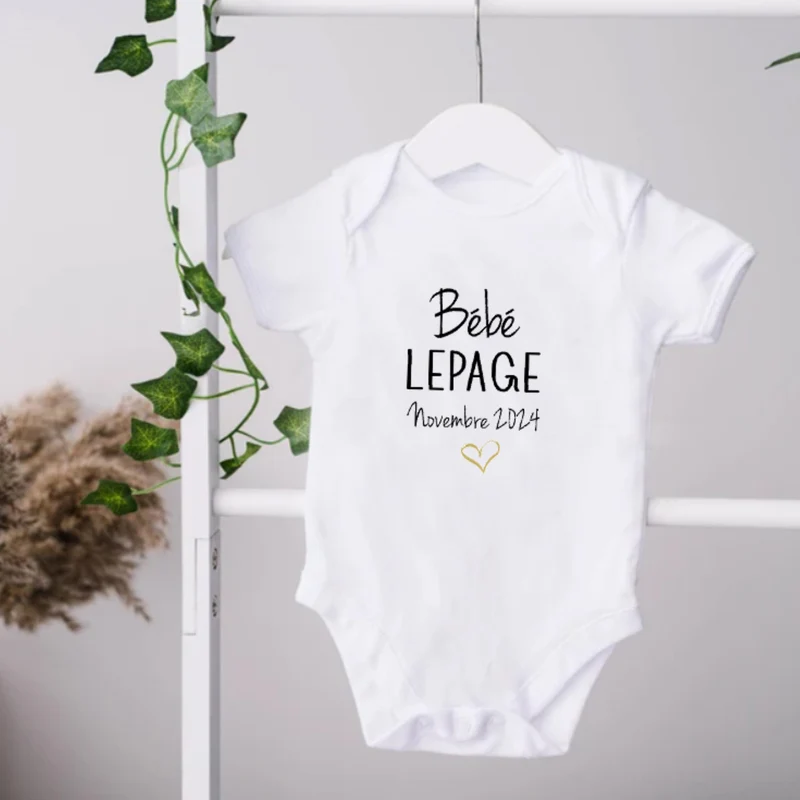 Cache-couche pour bébé - Annonce Grossesse/Naissance - Bébé "NOM" - Date prévue - V3