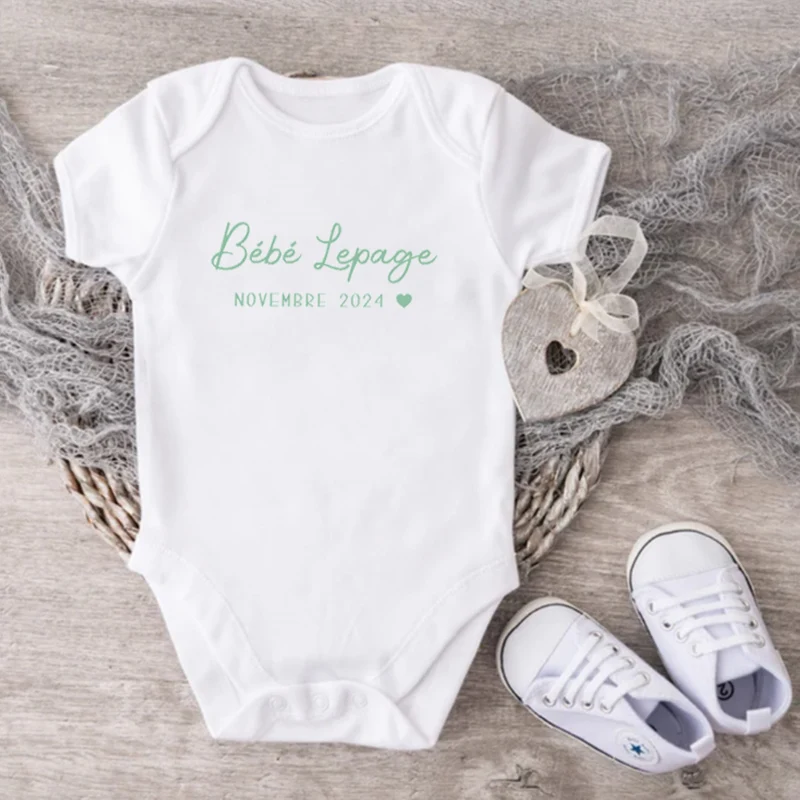 Cache-couche pour bébé - Annonce Grossesse/Naissance - Bébé "NOM" - Date prévue - Minimaliste - V1