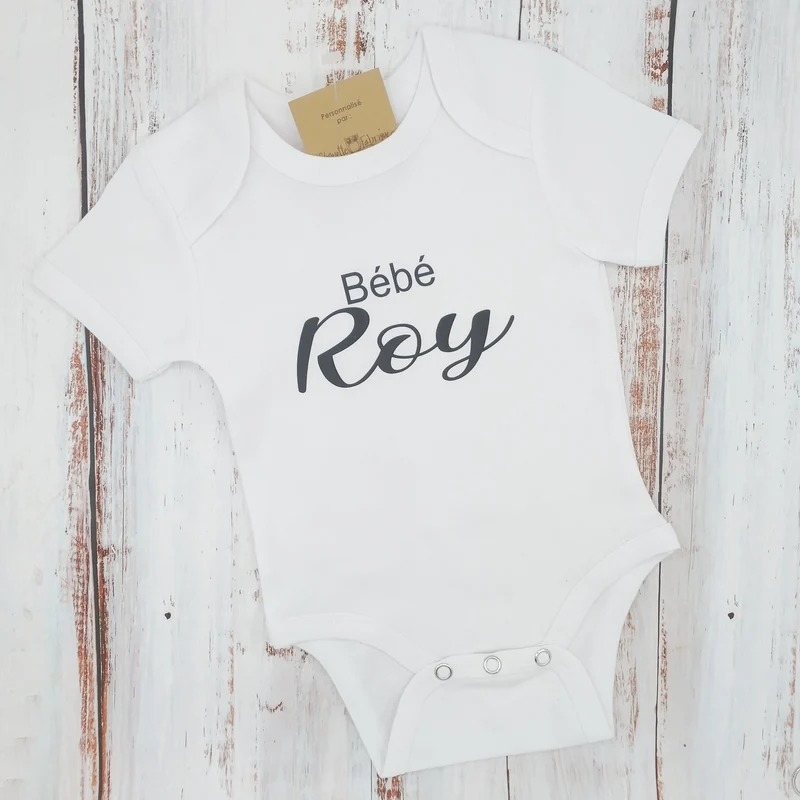 Cache-couche pour bébé - Annonce Grossesse/Naissance - bébé NOM - 12 CHOIX DE POLICES