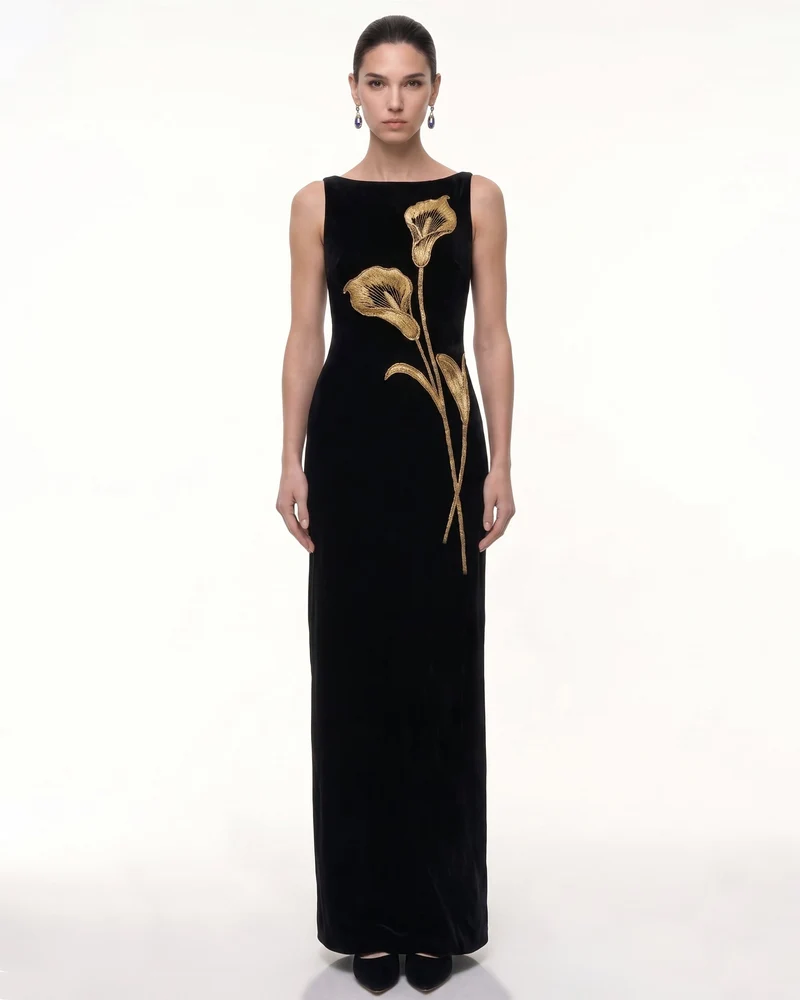 Calla Robe longue fourreau en velours orné Lily - Noir