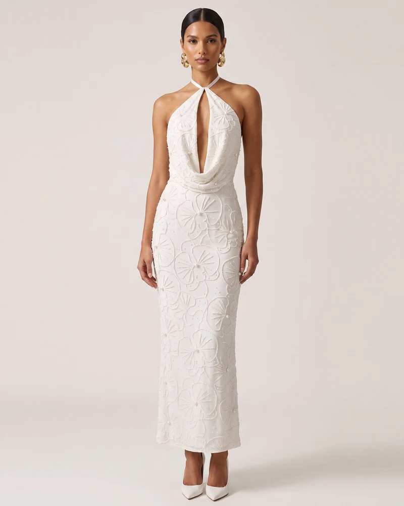 Robe longue dos nu à encolure bénitier et ouverture goutte d'eau brodée de perles Orchidée - Blanc