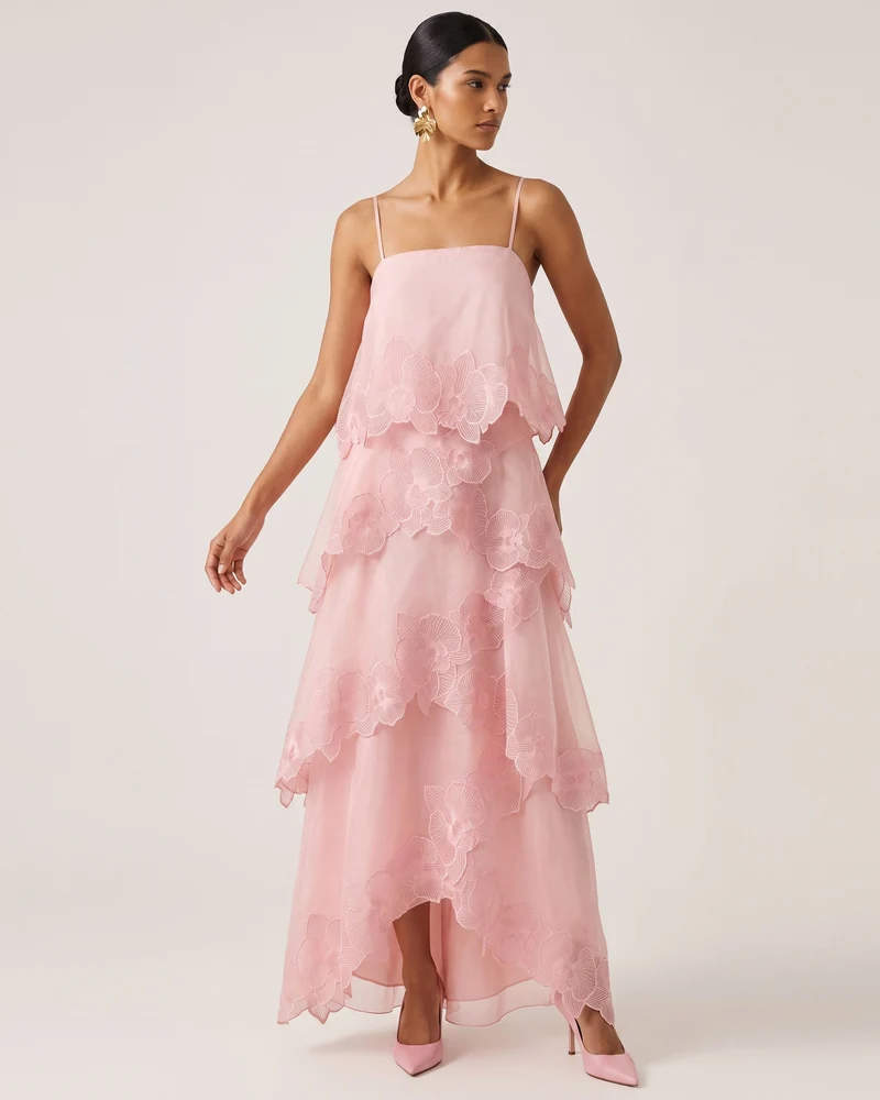Robe longue superposée brodée d'orchidées - Rose poudré