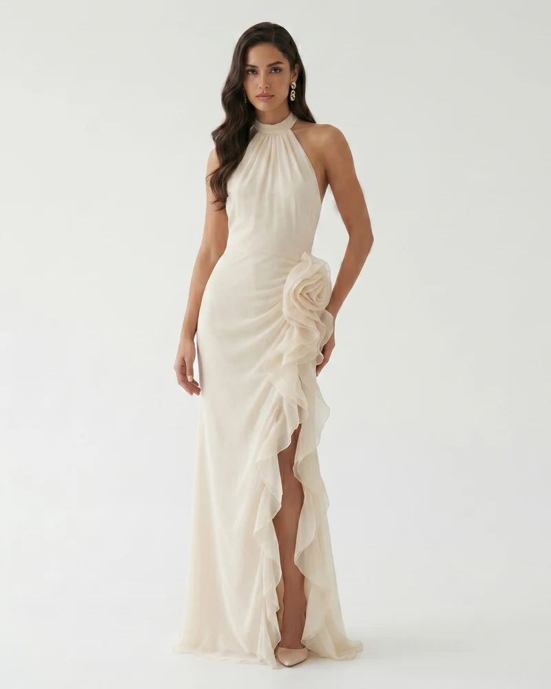 Robe longue fendue à dos nu et rosette à volants - Ivoire
