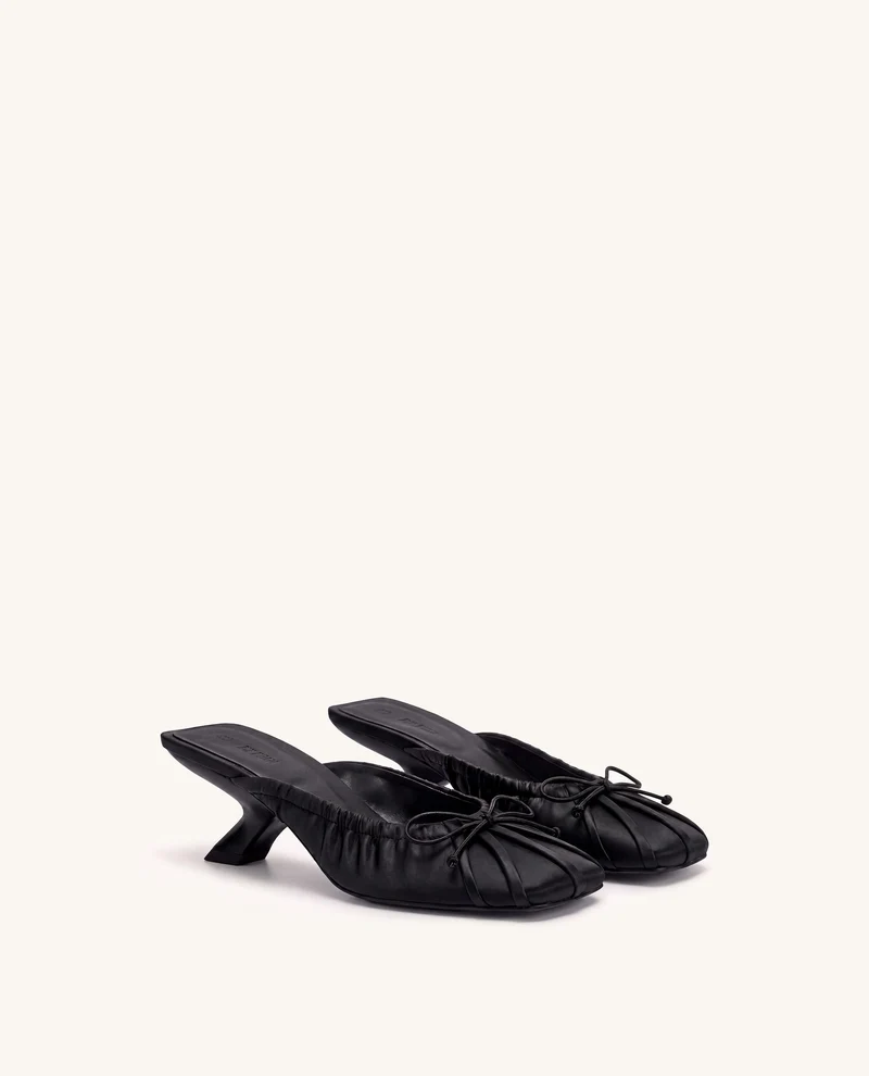 Solenne Mules froncées à nœud en satin - Noir