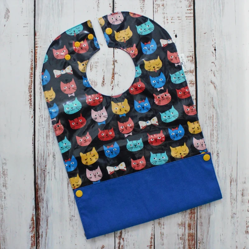 Bavoir en coton laminé – Chats