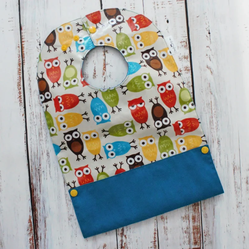 Bavoir en coton laminé – Hiboux