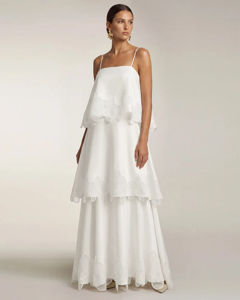 Robe longue à étages et broderies orchidées - Blanc