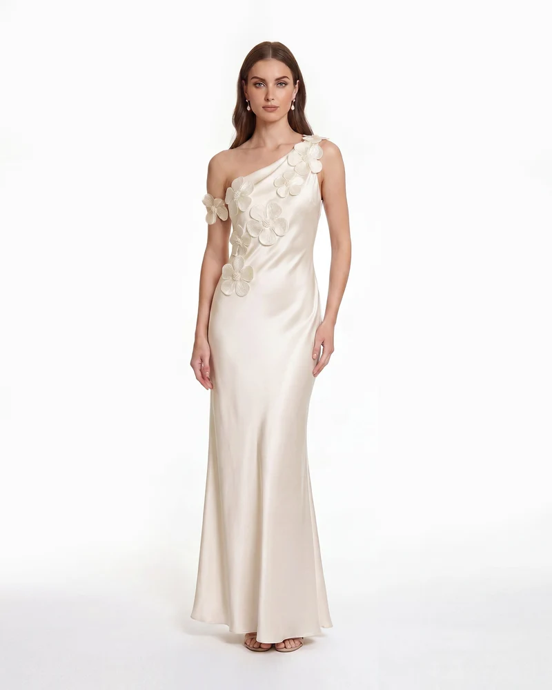 Robe longue fourreau asymétrique à applications florales - Ivoire