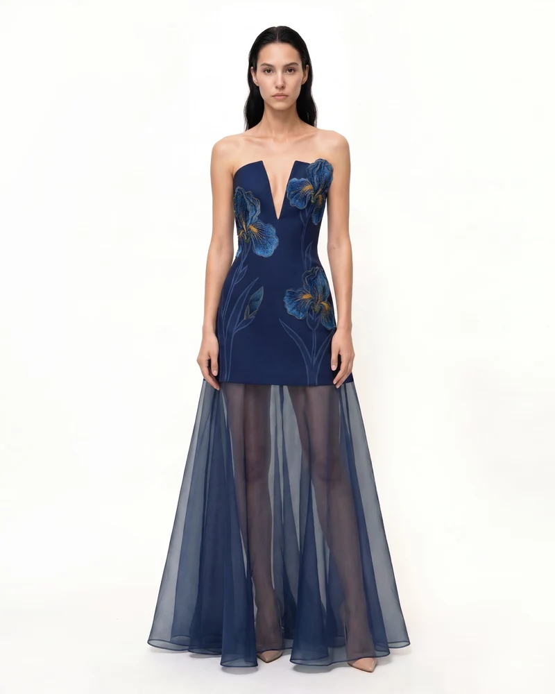 Iris Robe longue brodée à décolleté plongeant et voile transparent - Bleu marine