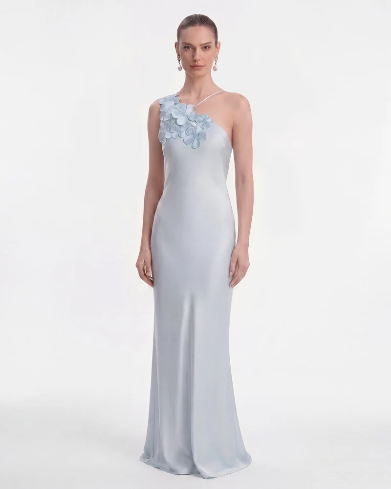 Robe longue à une épaule avec appliqués floraux - Bleu clair