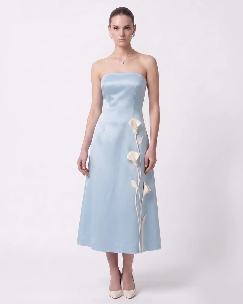 Robe midi bustier à appliqués floraux - Bleu clair