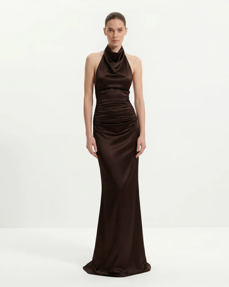 Robe longue froncée en satin à col bénitier - Chocolat noir
