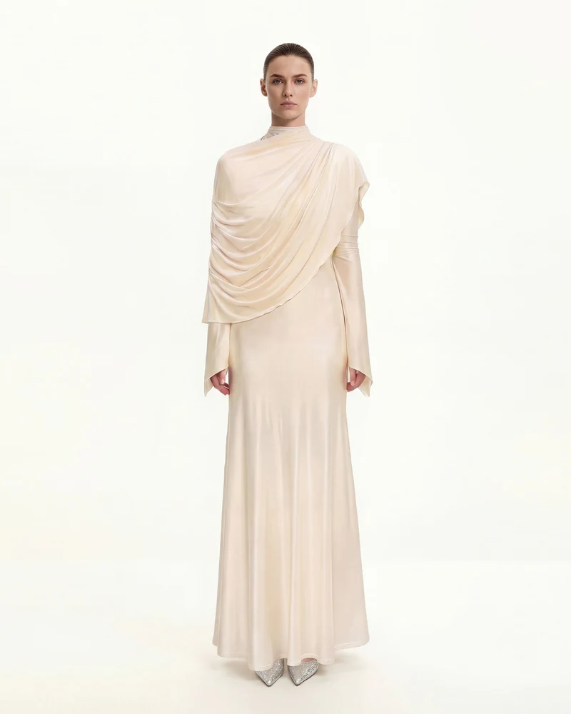 Robe longue de soirée moulante froncée avec châle transparent - Crème
