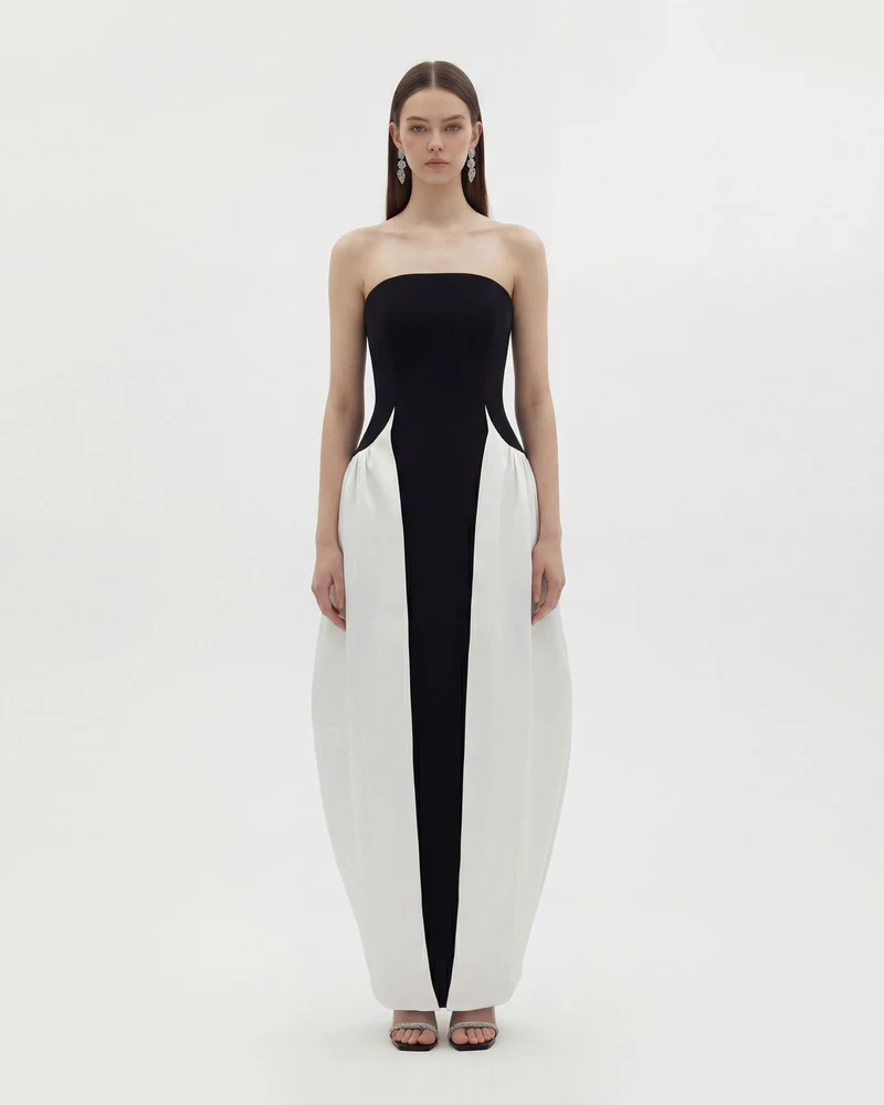 Maxi-robe sculpturale bustier à empiècements monochromes - Noir