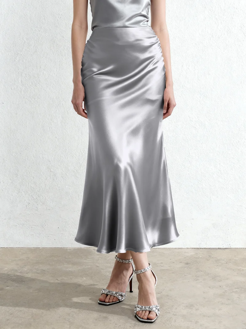 Jupe longue sirène en satin fluide – Argenté