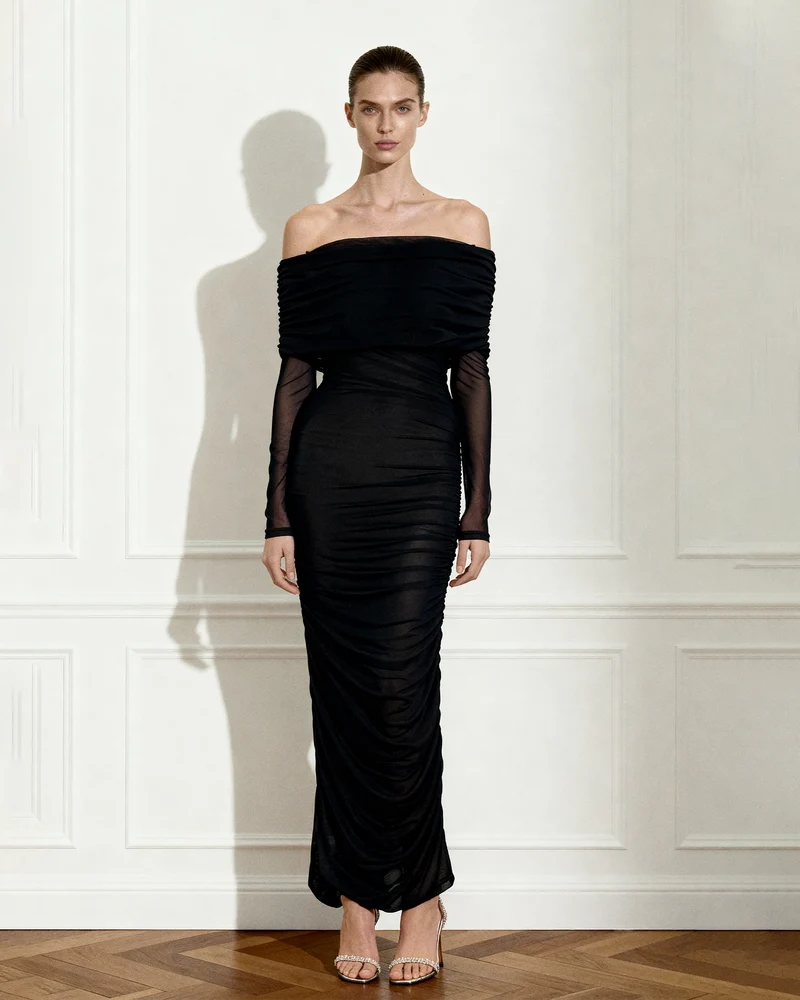 Robe longue sirène froncée à épaules dénudées et manches en maille - Noir