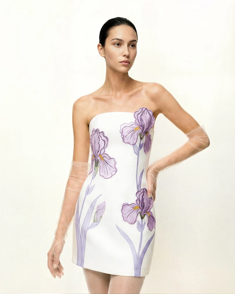 Robe courte sans bretelles à imprimé floral d'iris - Blanc
