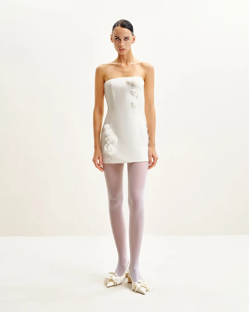 Robe Sans Bretelles Élégance Florissante - Blanche