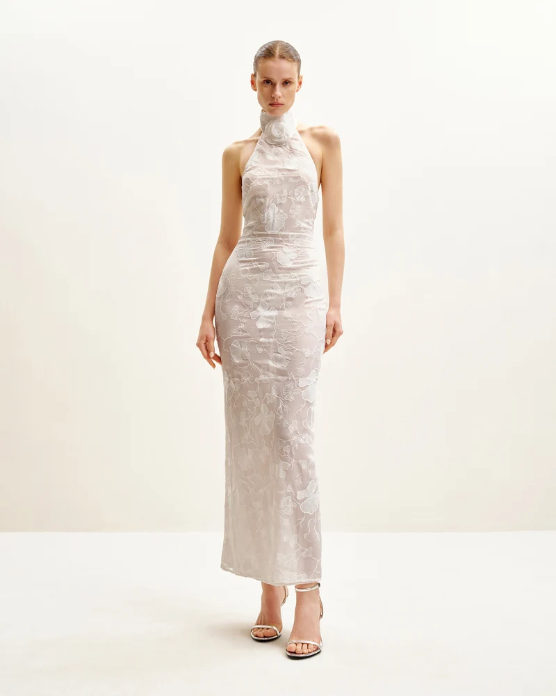 Robe longue blanche à col halter en dentelle florale Uliana - Blanc